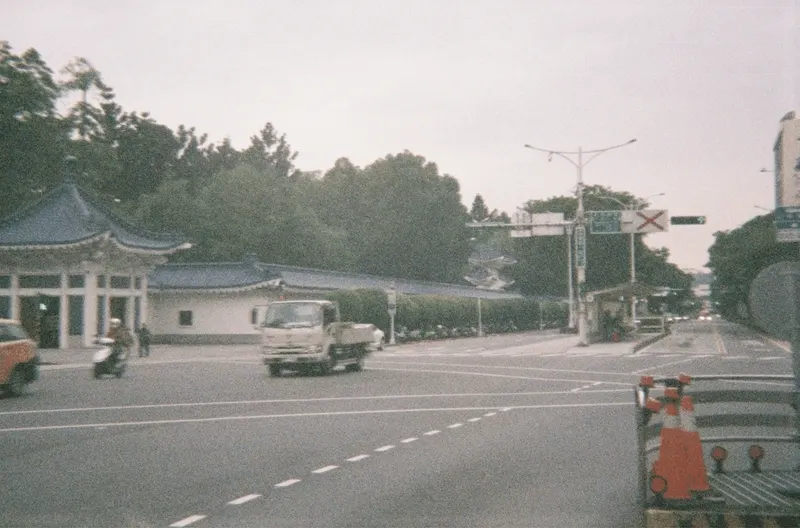 Film GIF worldtour-roll-three-R1-02802-0016-v2