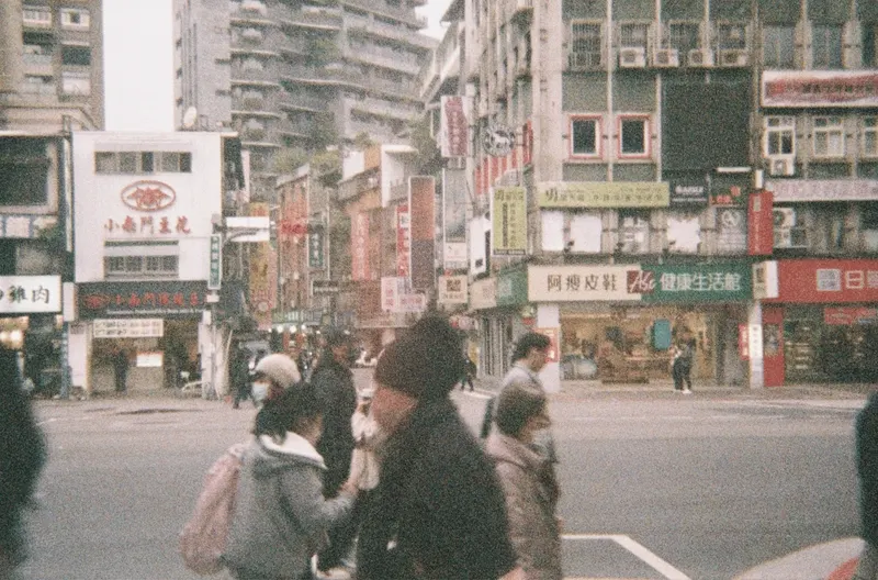 Film GIF worldtour-roll-three-R1-02802-0019-v2