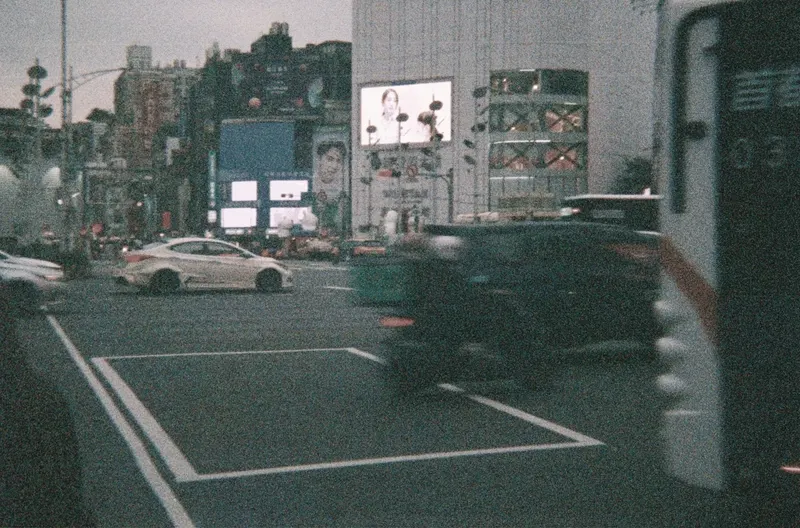 Film GIF worldtour-roll-three-R1-02802-0021-v2
