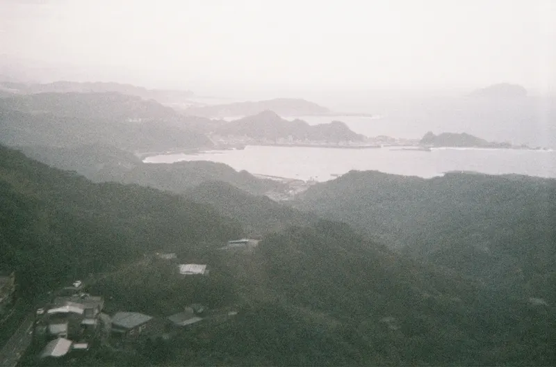 Film GIF worldtour-roll-three-R1-02802-002A-v2