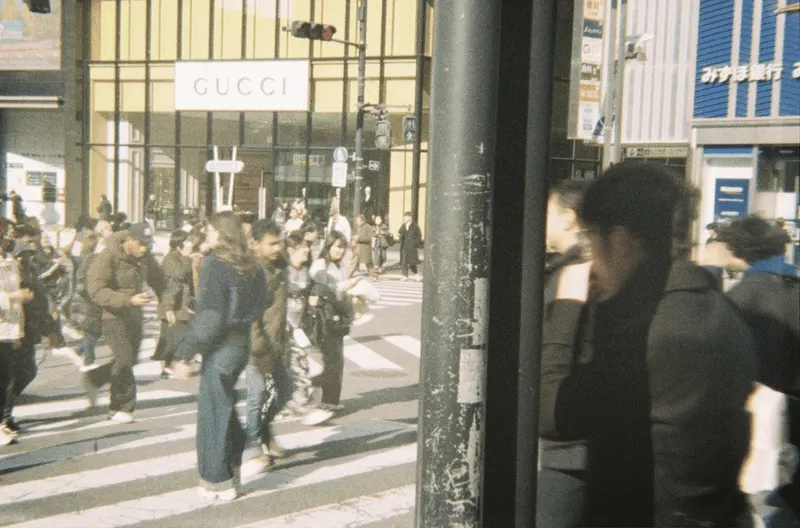 Film GIF worldtour-roll-three-R1-02802-0030-v2