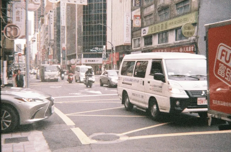 Film GIF worldtour-roll-three-R1-02802-006A-v2