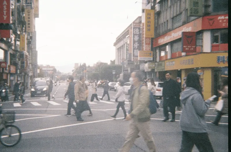 Film GIF worldtour-roll-three-R1-02802-008A-v2