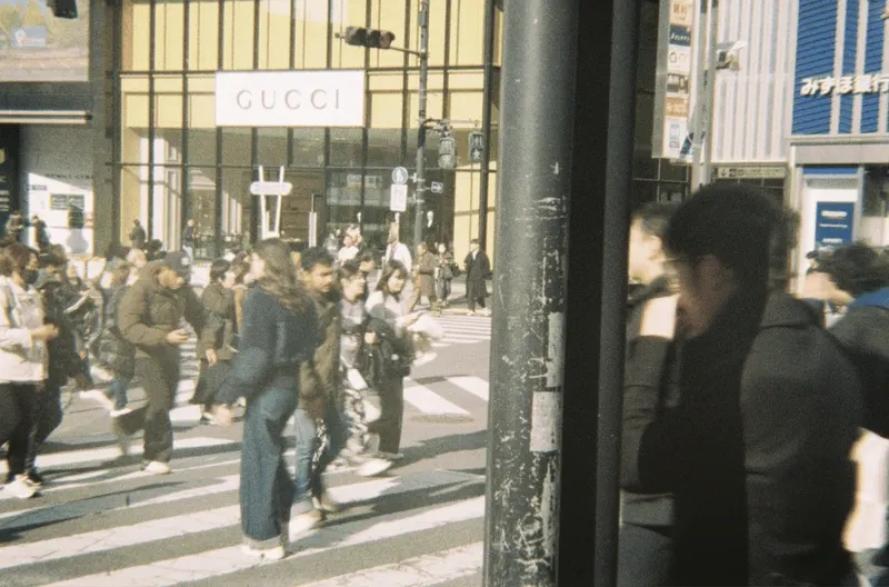 Film GIF worldtour-roll-three-R1-02802-030A-v2