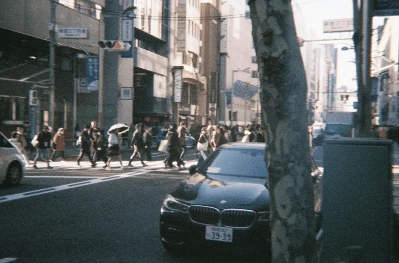 Film GIF worldtour-roll-three-R1-02802-035A-v2