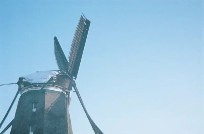 Film GIF worldtour-roll-two-R1-02808-0004-v2
