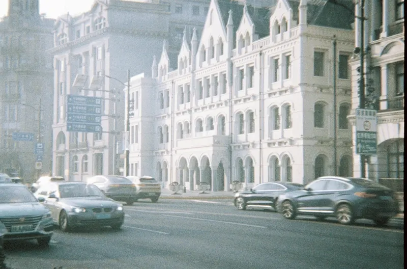 Film GIF worldtour-roll-two-R1-02808-0025-v2
