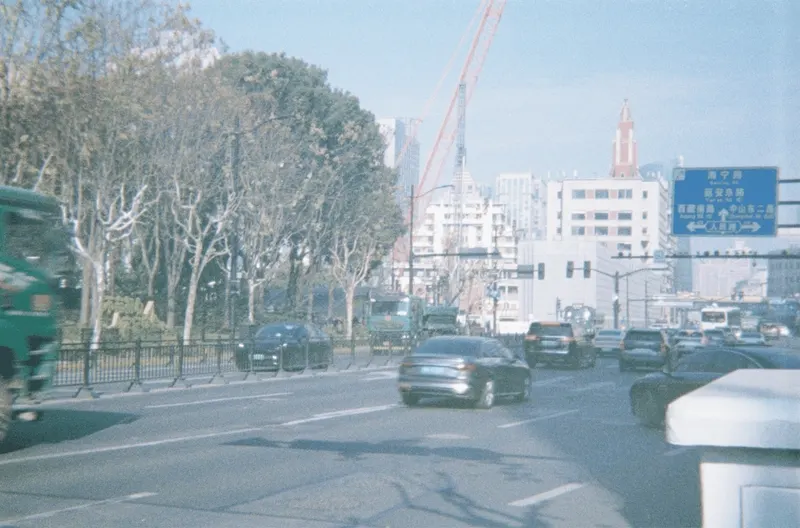 Film GIF worldtour-roll-two-R1-02808-0028-v2