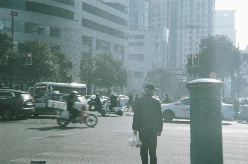 Film GIF worldtour-roll-two-R1-02808-0029-v2