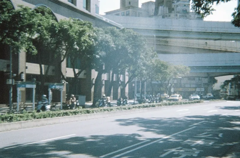 Film GIF worldtour-roll-two-R1-02808-034A-v2